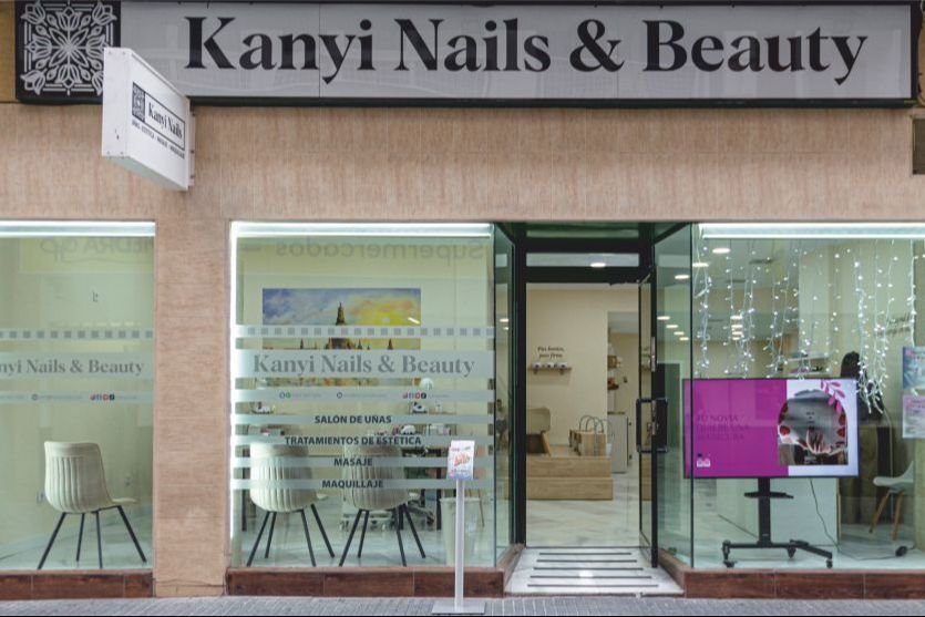 Fachada de Kanyi Nails & Beauty en Manuel de Sandoval, Córdoba