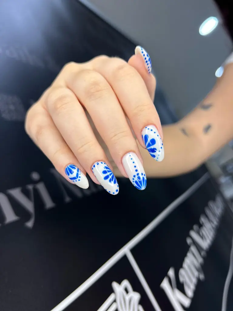 Uñas azules 1.webp